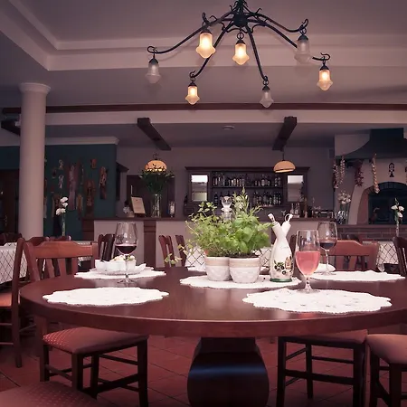 모텔 Gosciniec Na Rozdrozu 3*