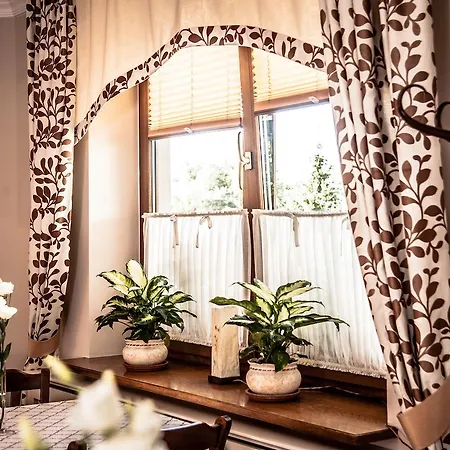 Gosciniec Na Rozdrozu