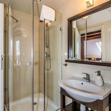 Gosciniec Na Rozdrozu Libiaz