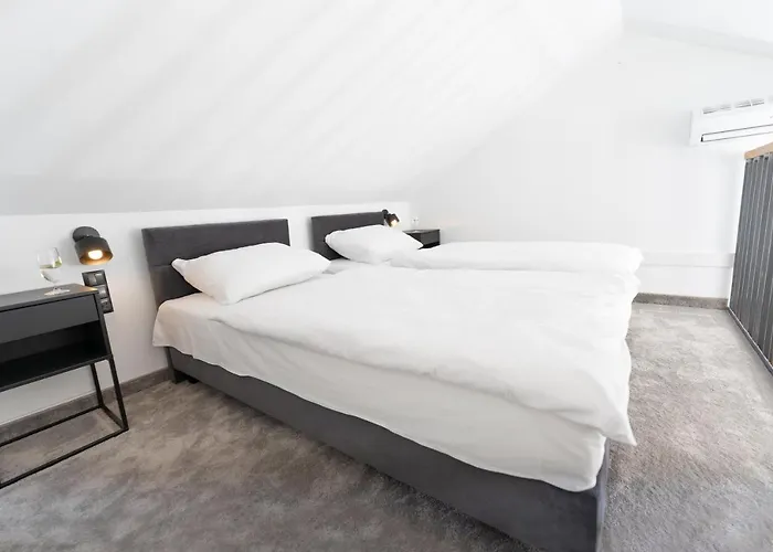 Gosciniec Na Rozdrozu Libiaz